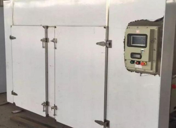 真空干燥箱怎樣設(shè)定溫度，使用時(shí)需要注意什么？